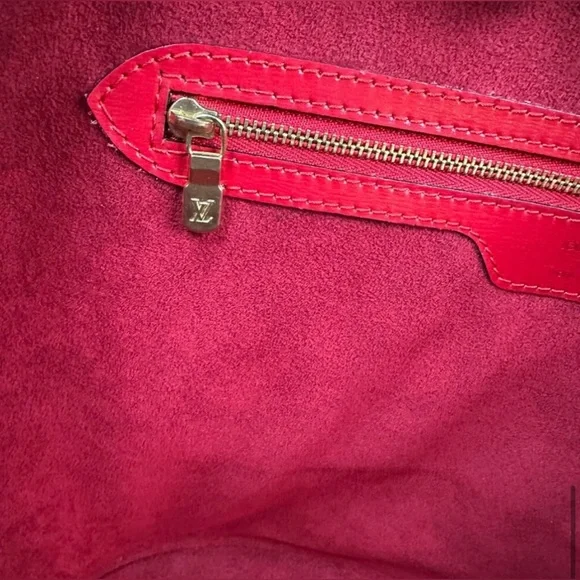 Authentic Louis Vuitton Leather Epi Saint
Jacques GM LargeSatchel EUCw/ dust bag - Picture 6 of 11